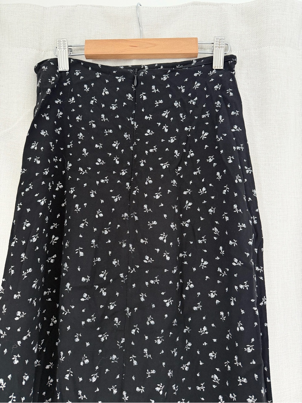 Brandy Melville Black Floral Midi Skirt o/s - Picture 5 of 5